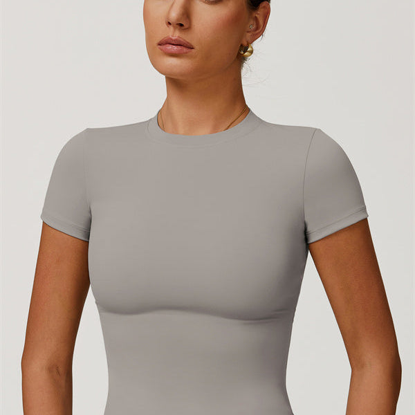 AlienDose | AlienMove™ Minimalist Tee | Short-Sleeve Sports Tee That Flatters Your Silhouette