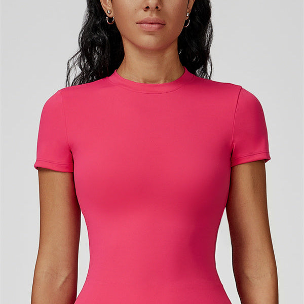 AlienDose | AlienMove™ Minimalist Tee | Short-Sleeve Sports Tee That Flatters Your Silhouette