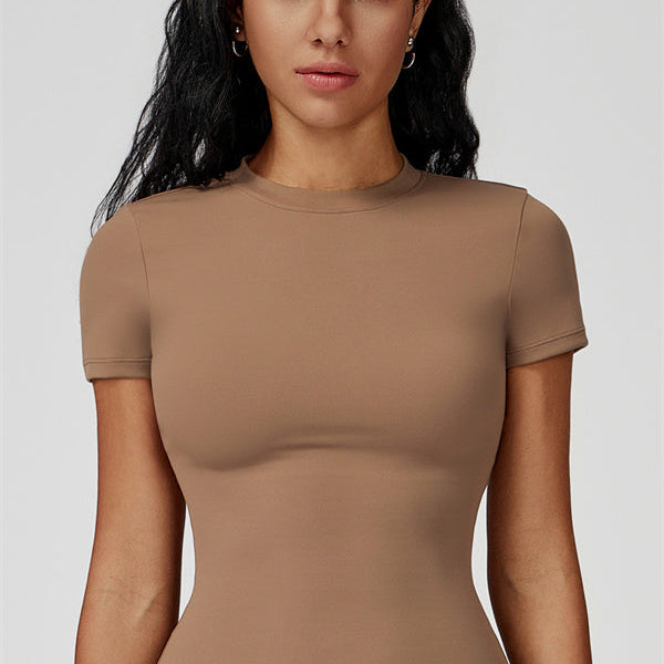 AlienDose | AlienMove™ Minimalist Tee | Short-Sleeve Sports Tee That Flatters Your Silhouette